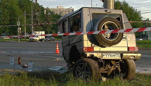 В Москве водитель Gelandewagen заживо сгорел после ДТП‍