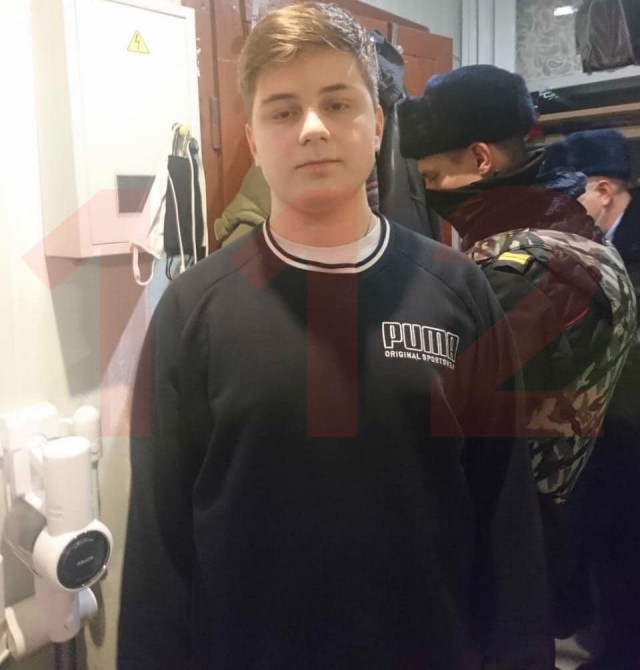В Санкт-Петербурге сегодня ночью 15-летний школьник попытался убить свою семью