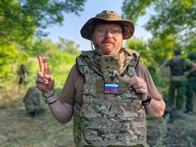 Депутат Госдумы Виталий Милонов рассказал, что попросил у деда Мороза отправить его на СВО