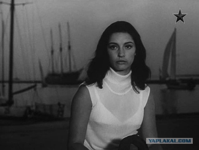 Человек в проходном дворе