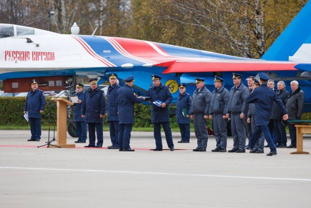 "Русские витязи" получили Су-30СМ