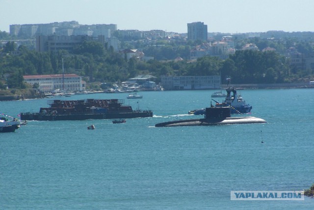 Рабочие замкнули свод автомобильной арки Крымского моста