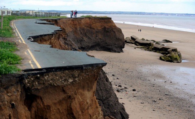 Десятки домов скоро рухнут в море на самом быстроразрушающемся побережье Великобритании