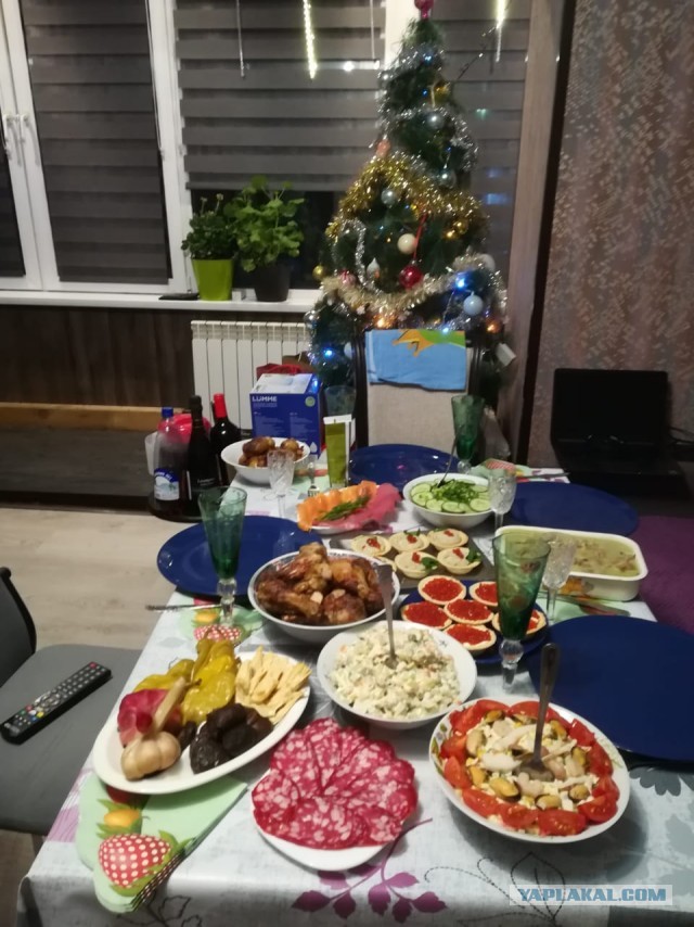 Смотр-парад новогодних столов