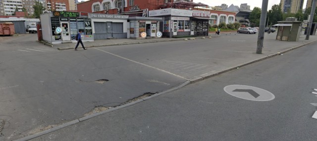 Хотел проехать по тротуару, но опозорился на всю страну