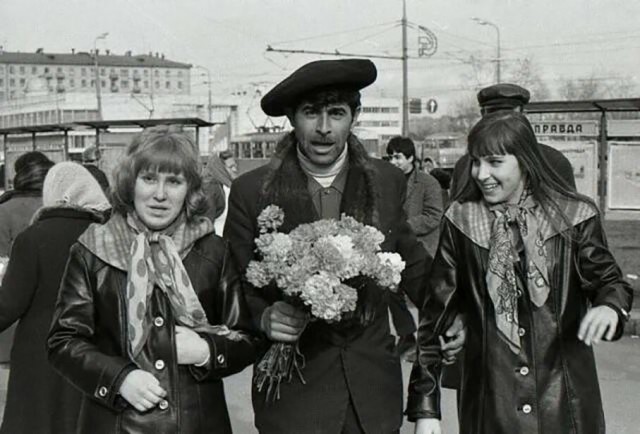 Уличные чёрно-белые фотографии. Весь мир
