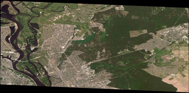 Фото штаба ГУР и снимок Киева из космоса