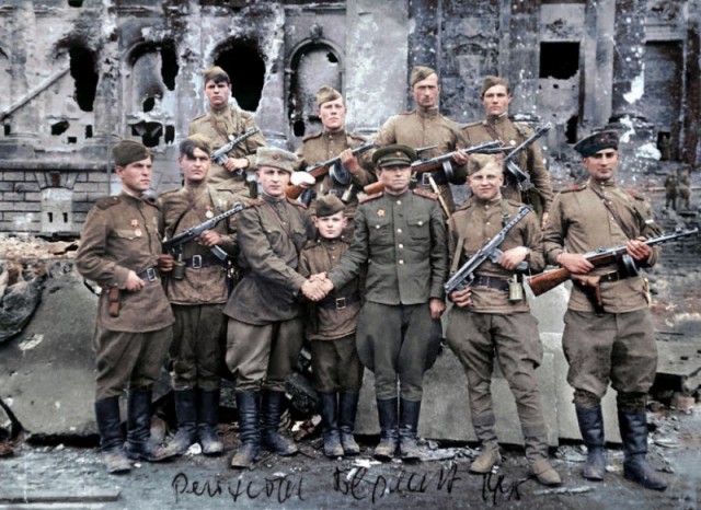1945 год в 84 фотографиях
