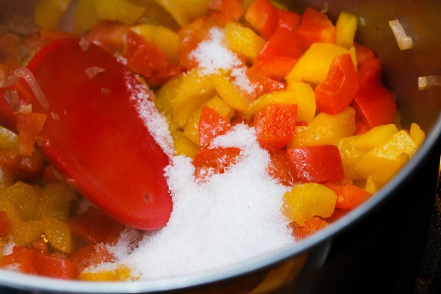 Легендарный немецкий фастфуд "Карривурст с картофелем фри"