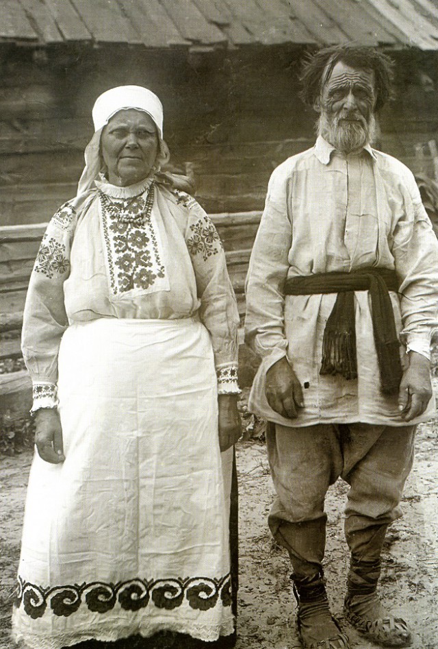 Белоруски в начале 20 века. Угадайте возраст.