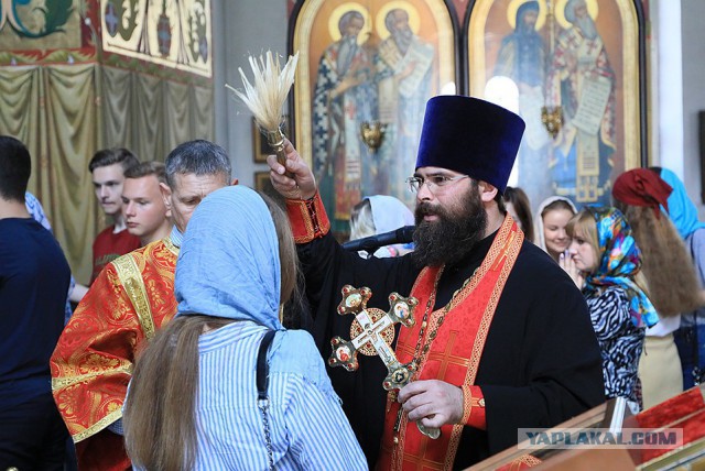 В Ростовской области выпускников отвели в церковь — помолиться перед сдачей экзаменов