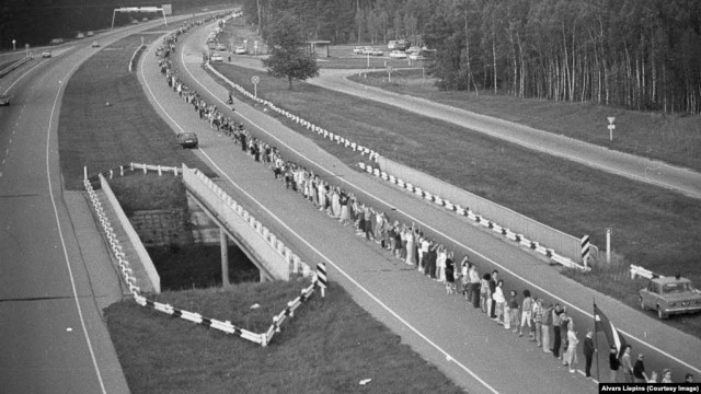"Балтийский путь": 2 миллиона человек встали цепью на 600 км, чтобы добиться независимости Литвы, Латвии и Эстонии
