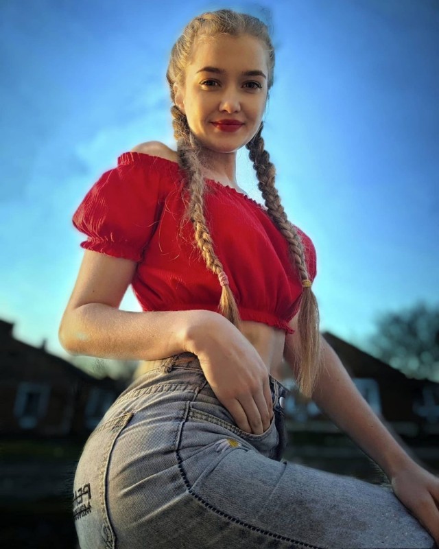 Девушки бывают разные