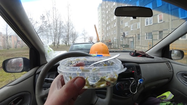 А из какой кружки вы пьёте на работе?