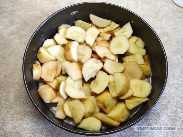 Пироги для чайников 4. Шарлотка из кукурузной муки.