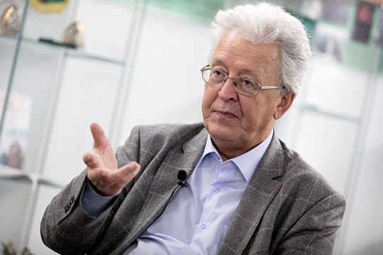 «Армией управляет Путин, а экономикой – пятая колонна»: профессор Катасонов о войне с Западом