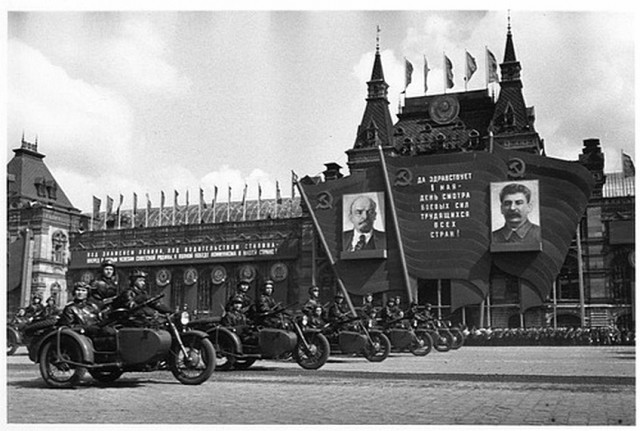 Первые два послевоенных года в исторических фотографиях