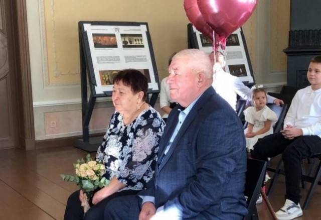 80-летние молодожёны тянули со свадьбой 53 года