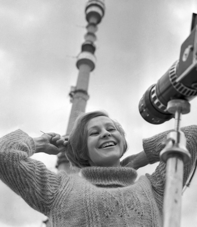 «Это было недавно, это было давно...»: 15 редких фотографий отечественных знаменитостей