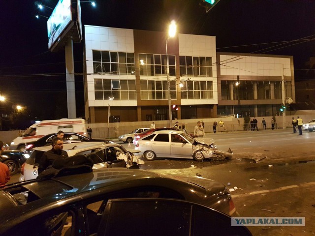 Авария в Краснодаре на ул. Мачуги. Восемь человек пострадали,