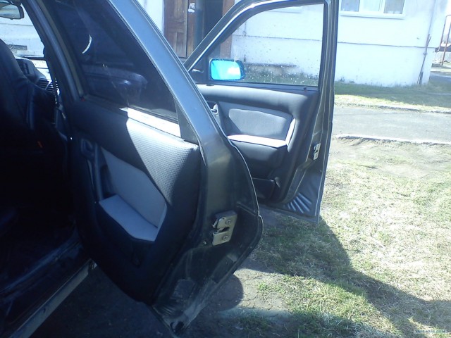 Перетяжка дверей салона своими руками