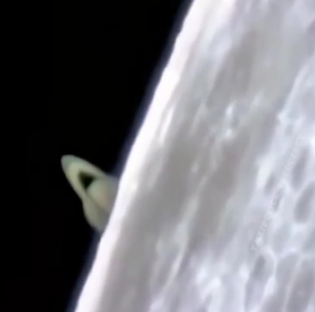 *БАЯН*Невероятные кадры, на которых видно, как Сатурн  выходит из-за Луны