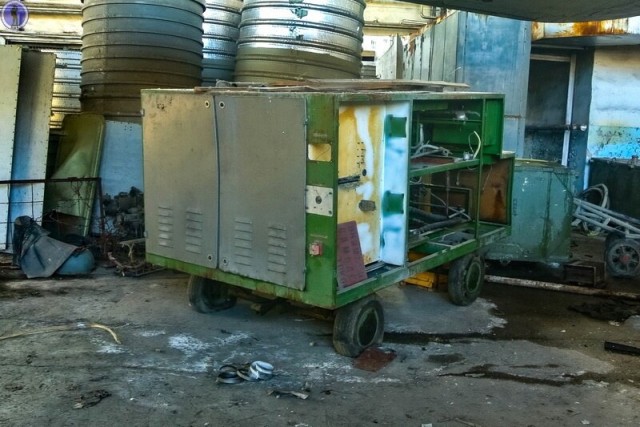 Заброшенный дальний ракетоносец Ту-22М3, забытый в бывшем ремонтном цехе