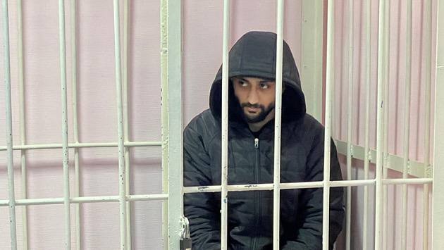В Новосибирске женатый мигрант убил русскую любовницу, не отдавшую долг