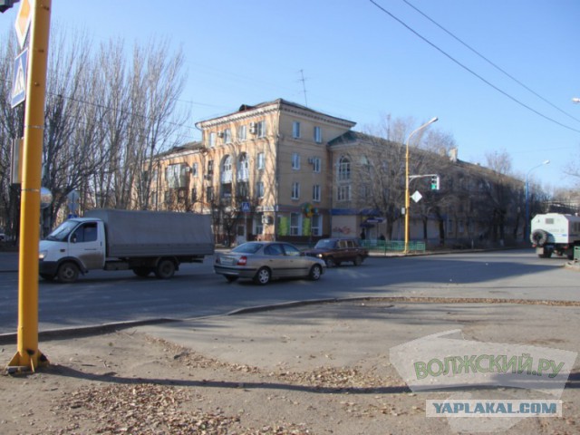 Маршрутка напала на маму с ребенком