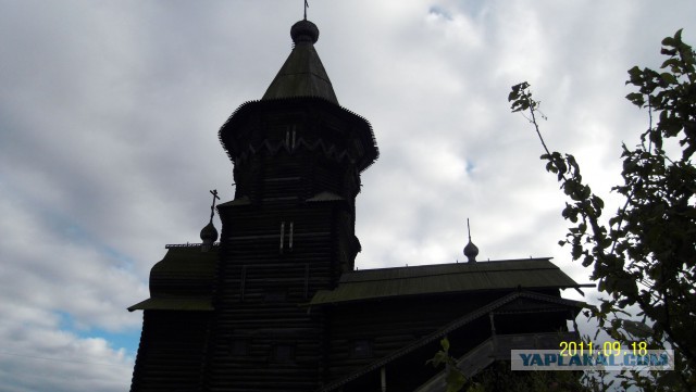 Уникальная деревянная Успенская церковь сгорела в Кондопоге