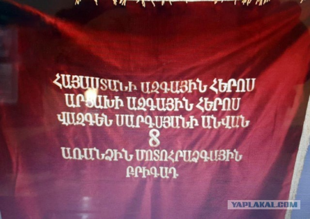 Война в Карабахе продолжает набирать обороты: под обстрелом Гянджа и Степанакерт