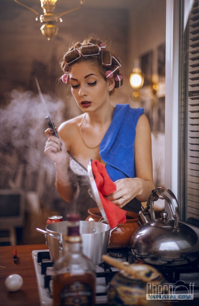 Кухни и их хозяйки (девушки на кухне)