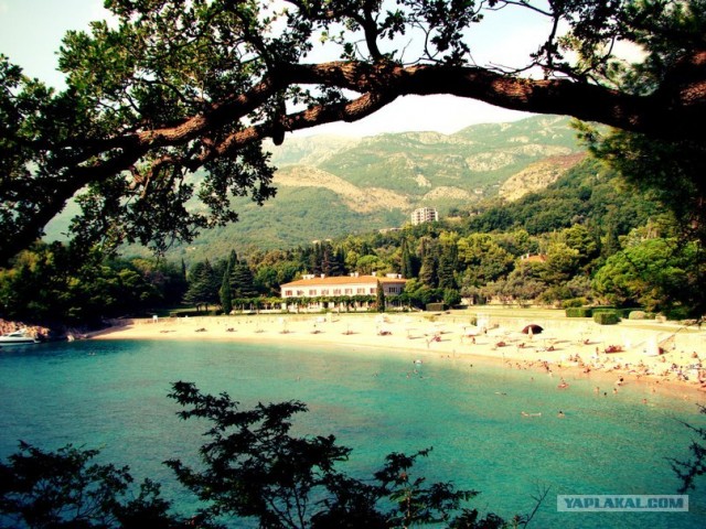 И целого мира мало!