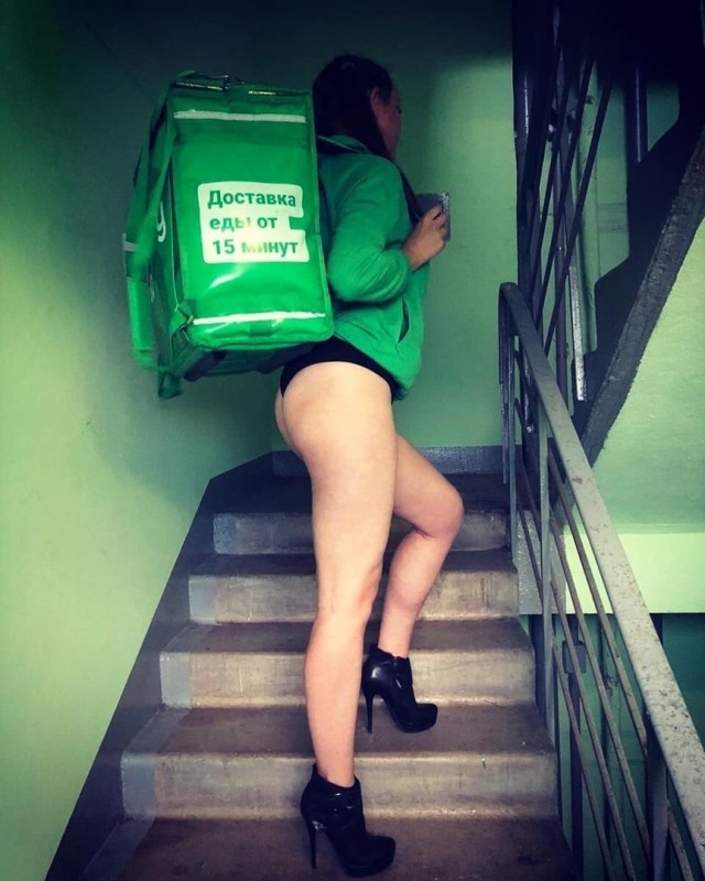 Что-то пицца и бургеры задерживаются