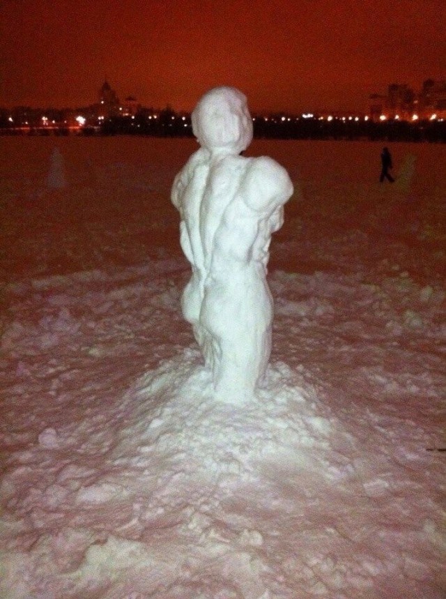 Снеговики, которых слепили очень креативные люди