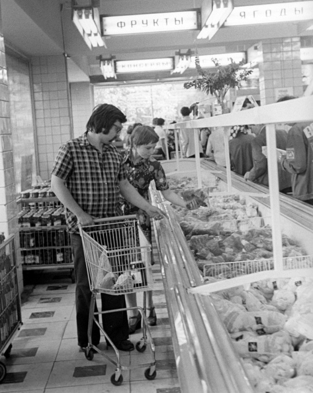 Фотоподборка супермаркетов, кафе и ресторанов в США 1970-х годов (22 фото)