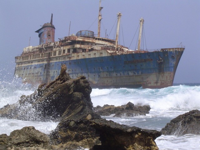 Десять самых больших брошенных кораблей, ржавеющих за ненадобностью