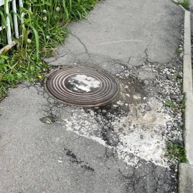 "Люди, помогите пожалуйста!"