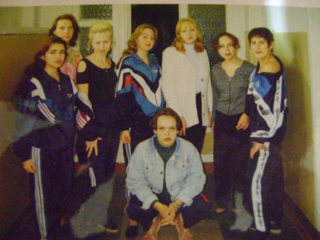 Девчата из 90-х и 00-х