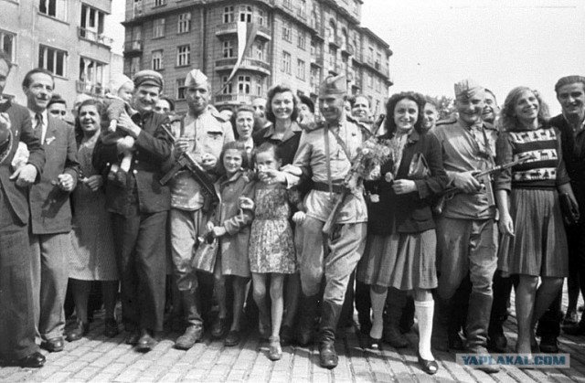 Фотографии второй мировой, многие цветные (фото)