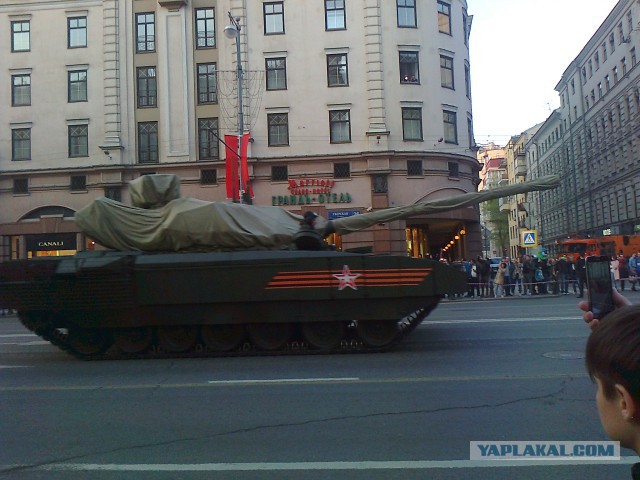 Проход техники. Москва, Тверская 29 апреля