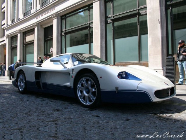Суперкары Maserati - 12 фото