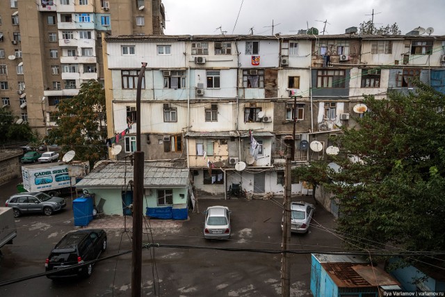 Добро пожаловать в Ад. Как живут в Баку беженцы из Карабаха