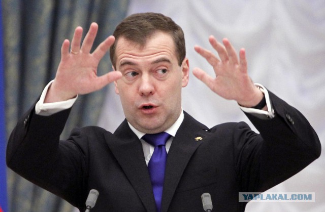 Медведев дал полтора месяца на поиск источников денег на майский указ