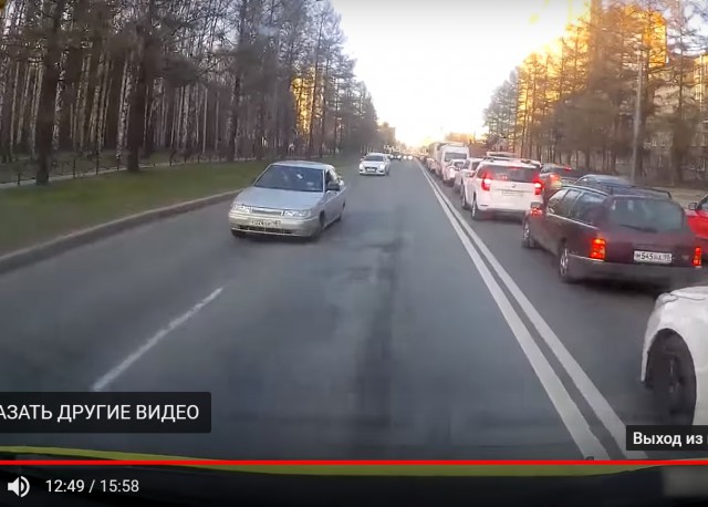 Как водители пропускают Скорую помощь в Санкт-Петербурге