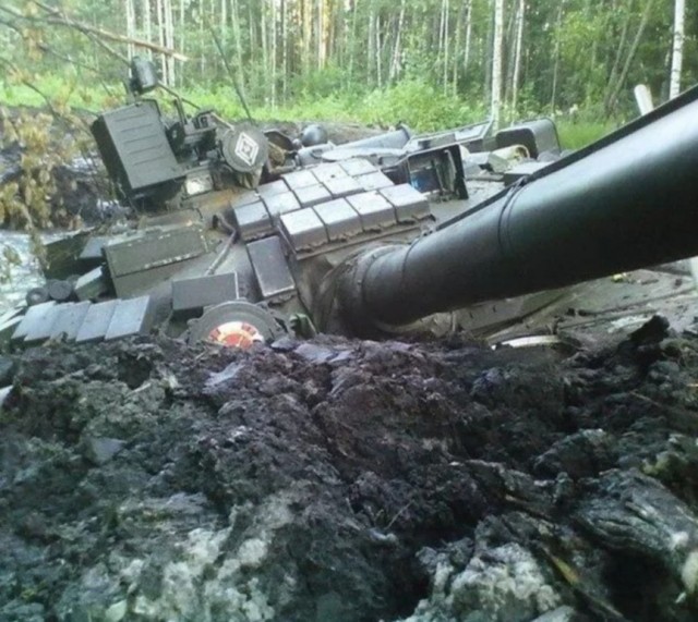 Британские танкисты только недавно узнали, для чего российские танки возят с собой бревно