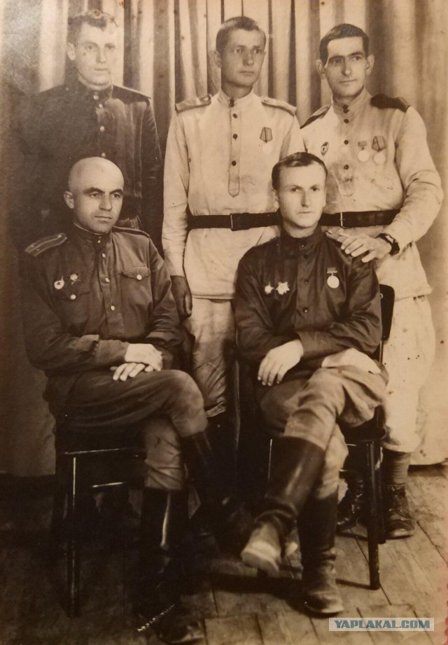 Фотографии связанных с историей Красной и Советской Армии.