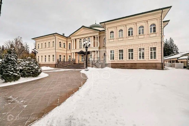 У Коммунарки за 5,3 млрд руб продается дворец с винным погребом и отдельными блоками: для мужчин, женщин, семьи и детей