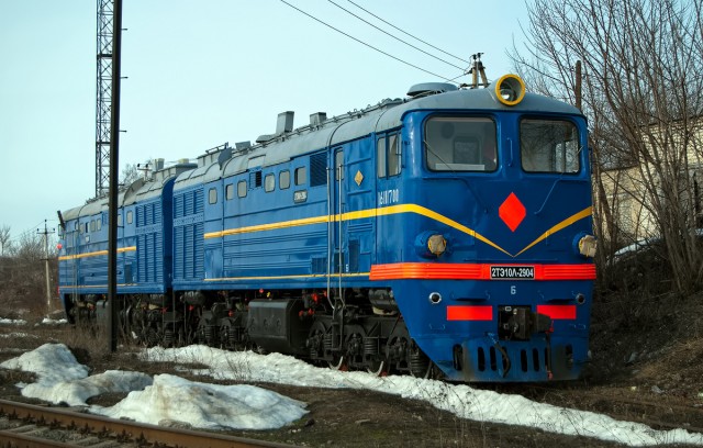 Рабочий день старого чумазого тепловоза в молдавской глубинке