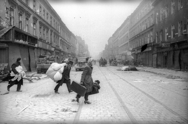 Фотограф Евгений Халдей